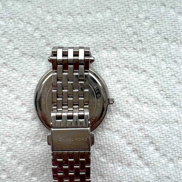 Mk darci women watch - Picture 2 of 3